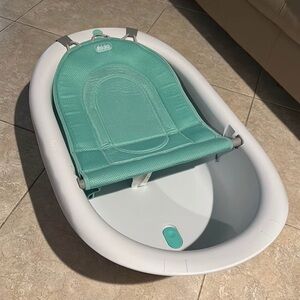 Frida Baby Bath Tub 4 in 1
